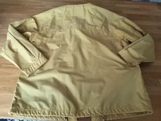 Chaqueta de entretiempo amarilla