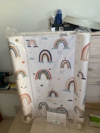 Nuovo fasciatoio Carrefour con arcobaleno