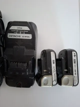 Rádio Hitachi UR18DSL