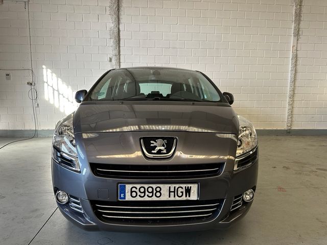 Peugeot 5008 2011