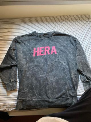 Sudadera Hera Negra con letras Rosa