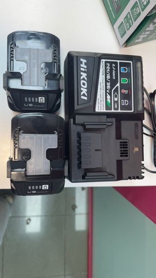 Herramientas eléctricas Cargador uc18ysl3 + 2 baterías 5ah
