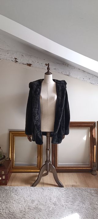 Abrigo de peluche negro ZARA