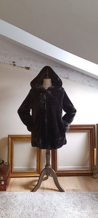 Abrigo de peluche negro ZARA