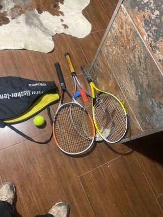 Raquetas de tenis Fischer y pelotas