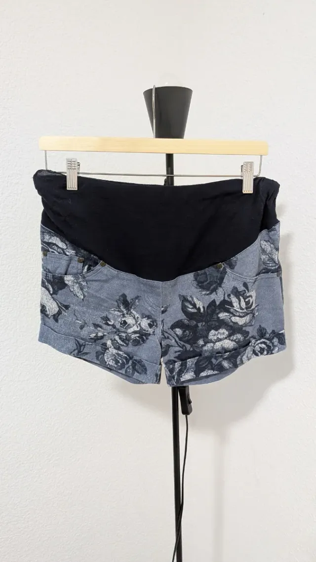 Pantalón corto premamá estampado floral