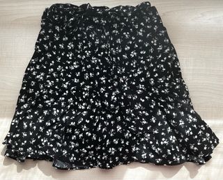 Falda pantalón Zara flores blancas