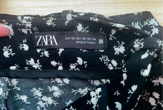 Falda pantalón Zara flores blancas