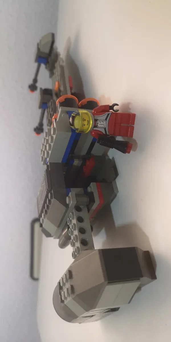 Nave Lego B-Wing Star Wars y estación espacial 