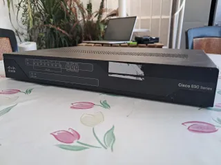 Router Cisco 892FSP