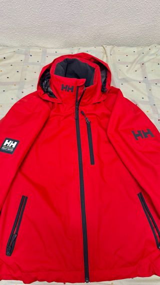 Chaqueta Helly Hansen Roja prácticamente nueva 