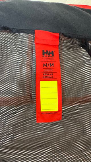 Chaqueta Helly Hansen Roja prácticamente nueva 