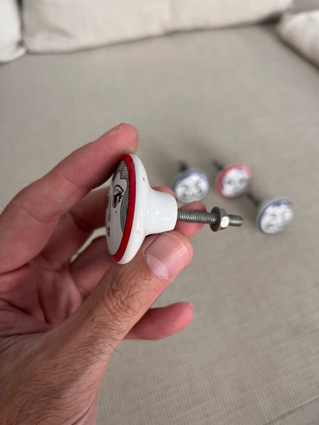 5 Pomos Cerámica Caras Dibujadas