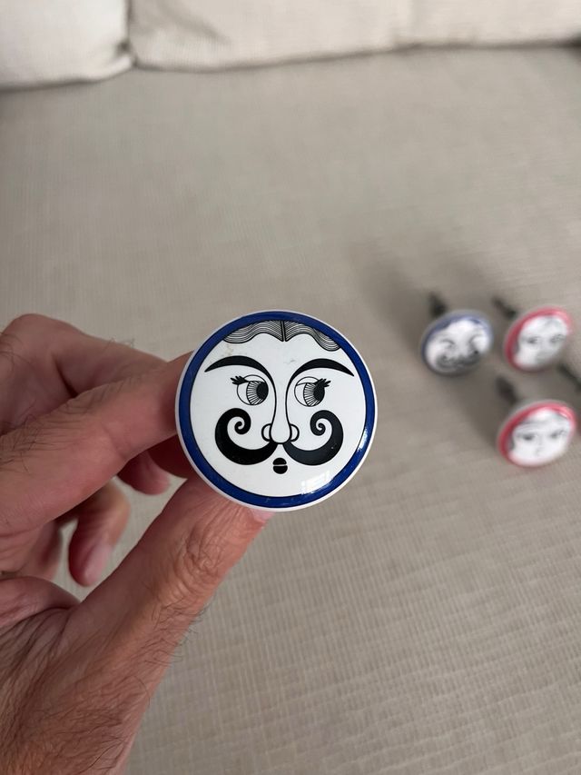 5 Pomos Cerámica Caras Dibujadas