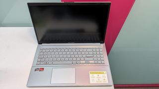 Ordenador Portátil Asus Vivobook Ryzen 5 7520 8 Ram 512gb