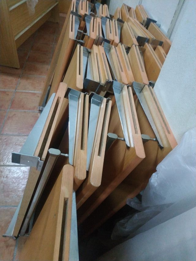 Baldas madera tienda ropa alta calidad