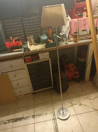Lámpara de pie moderna