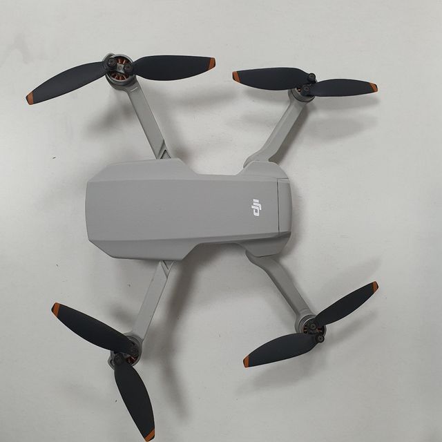 Dron DJI Mini SE