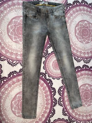 Pantalones pitillo talla 38 (10€/pantalón)