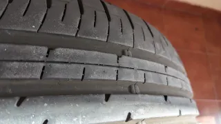 Neumático 225/40/18 92Y 

