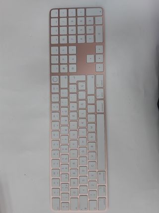 Ordenador sobremesa Apple M3 8/512Gb Retina 24 Inch + Teclad