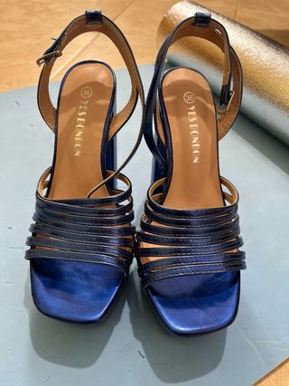 Sandalias tacón alto azul eléctrico talla 36