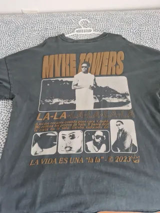 Camiseta Pull&Bear Myke Towers Talla L