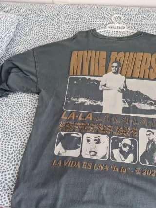 Camiseta Pull&Bear Myke Towers Talla L
