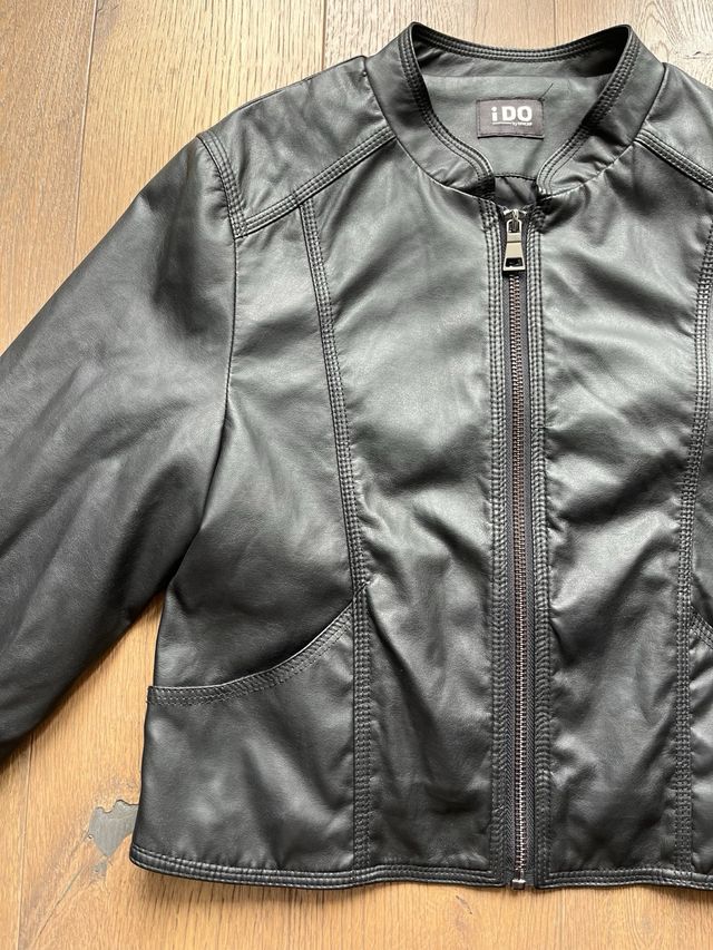 Giubbotto nero effetto pelle (taglia 14 anni)