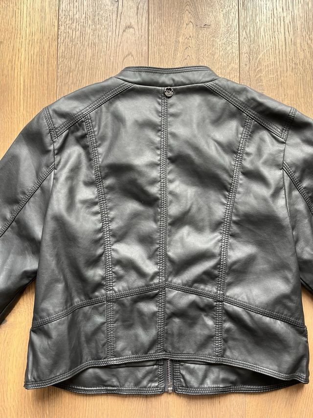 Giubbotto nero effetto pelle (taglia 14 anni)