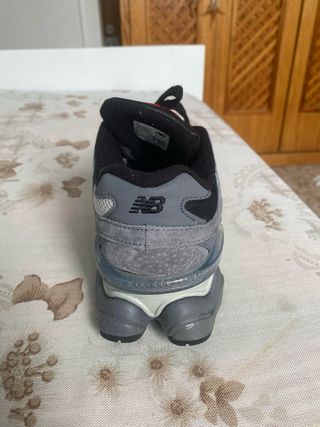 Tenis New Balance 9060 Negro Gris