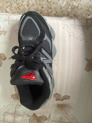 Tenis New Balance 9060 Negro Gris