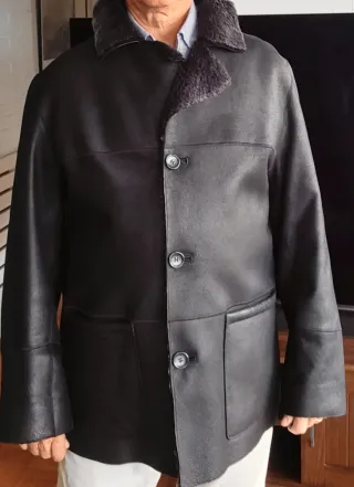 Chaquetón de piel negro talla 52