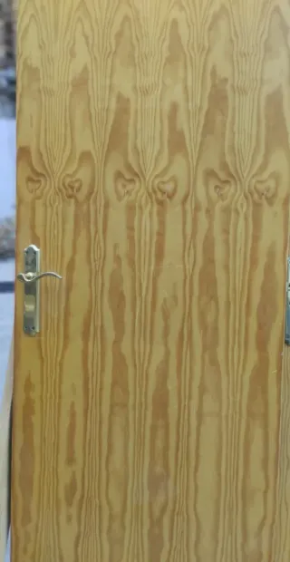 Puertas de madera de segunda mano