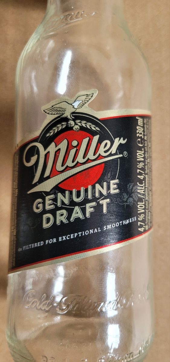 Botella vacía cerveza Miller Genuine Draft