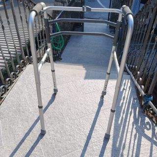 Deambulatore con ruote