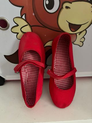 Zapatos manoletinas niña rojos