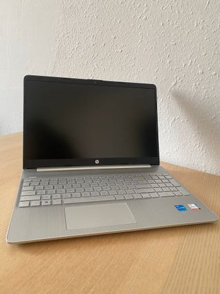 Portátil HP 15.6” / i5. Como Nuevo.