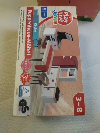 Casita de muñecas de madera