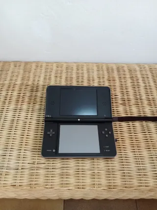 Nintendo DSi XL Negra