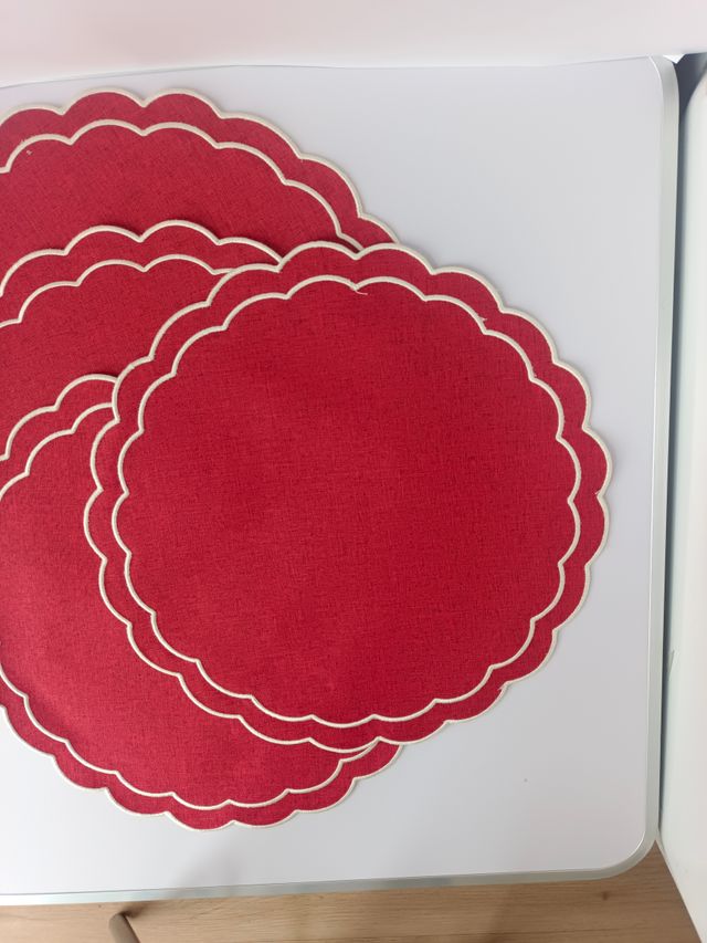 4 Manteles individuales bordados rojos
