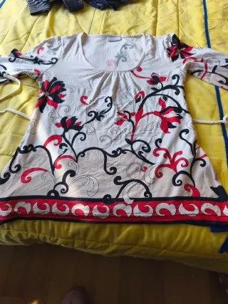 Blusa estampada floral mujer