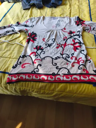 Blusa estampada floral mujer