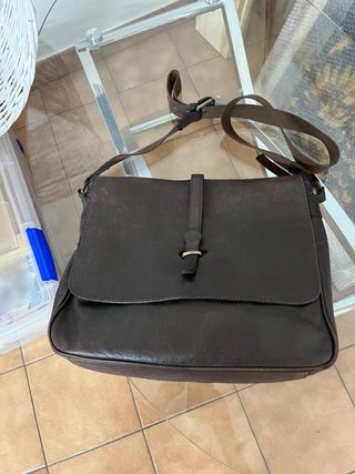 Bolso de piel marrón para hombre
30x38 cm