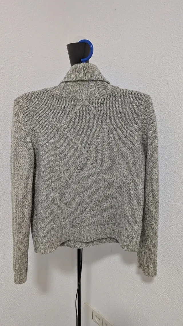 Jersey de lana gris cuello alto