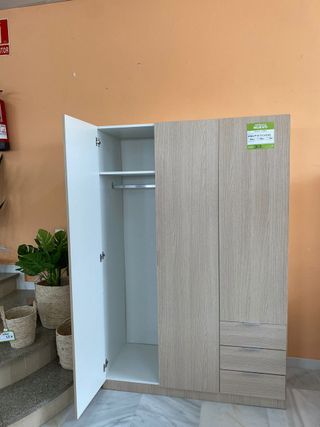 Armario 3 puertas madera y blanco