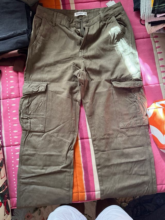 Pantalón verde mujer Pull&Bear Talla M