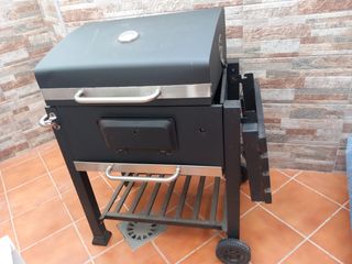 Barbacoa de carbón negra