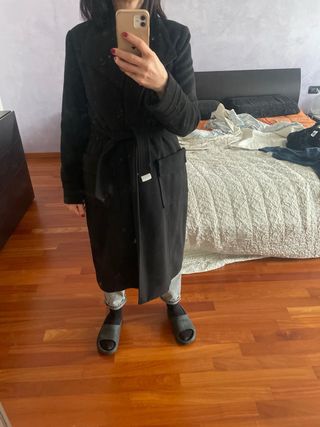 Cappotto nero con cintura