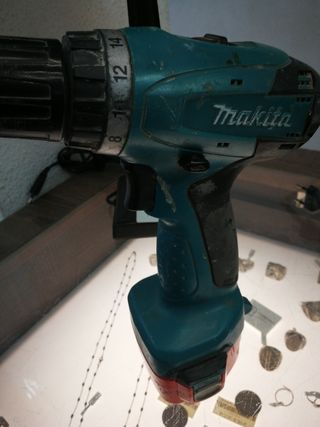 Taladro A Bateria Makita 6271D + 3 Baterias
